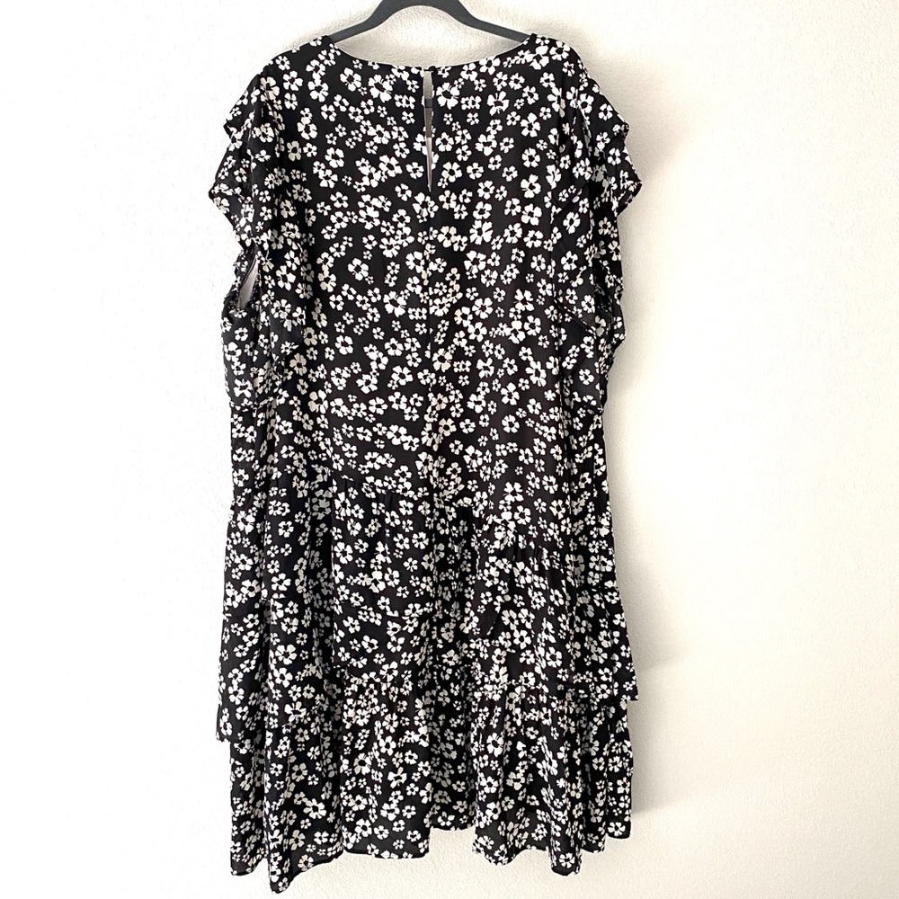 *SOLD* Who What Wear Meadows Floral Dress - Picture 3 of 7